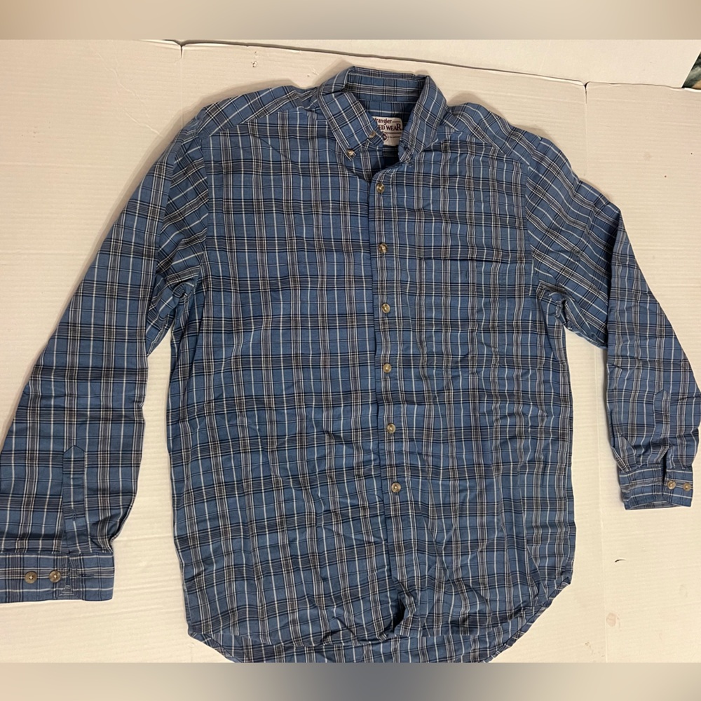 Wrangler Rugged Wear Blue Plaid Button Down Shirt see description